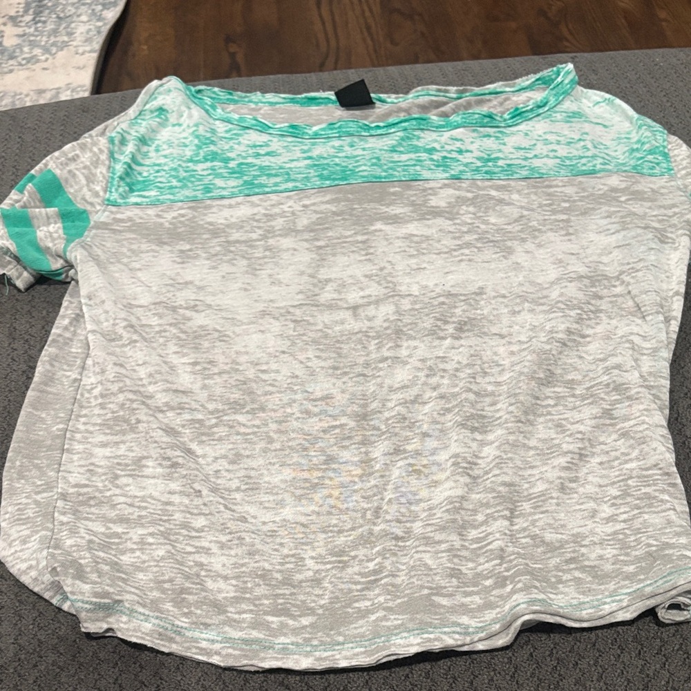 🟢10/$10 - Nollie Gray and Mint Short Sleeve Tee